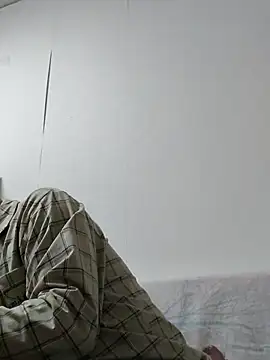 Snapshot of caige8888 chatting on 10-25-25, 09:17 caige8888 online show from 10-25-25, 09:17