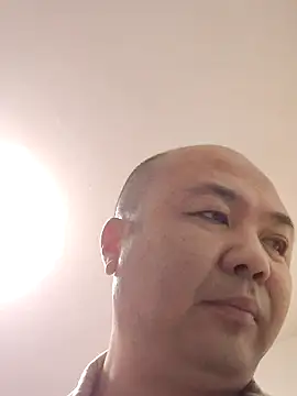 Snapshot of caige8888 chatting on 10-26-25, 12:33 caige8888 online show from 10-26-25, 12:33