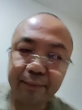 Snapshot of caige8888 chatting on 11-11-25, 12:38 caige8888 online show from 11-11-25, 12:38