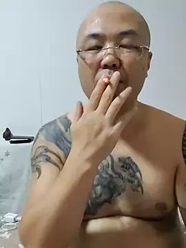 Snapshot of caige8888 chatting on 11-15-25, 10:12 caige8888 online show from 11-15-25, 10:12