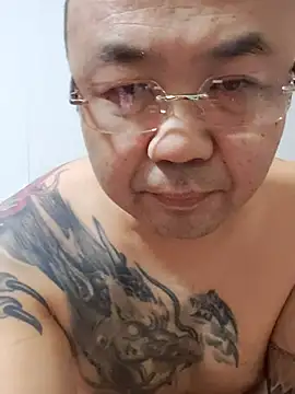 Snapshot of caige8888 chatting on 11-24-25, 01:44 caige8888 online show from 11-24-25, 01:44