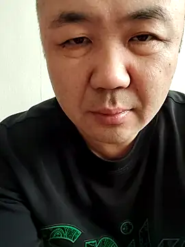 Snapshot of caige8888 chatting on 11-25-25, 01:49 caige8888 online show from 11-25-25, 01:49