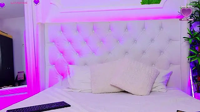 AriannaSins online show from 02-25-26, 01:32