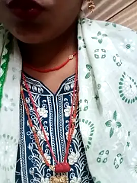 Snapshot of Rajni_chauhan chatting on 10-28-25, 07:34 Rajni chauhan online show from 10-28-25, 07:34