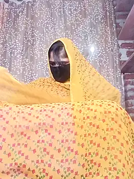 Snapshot of Rajni_chauhan chatting on 11-19-25, 04:12 Rajni chauhan online show from 11-19-25, 04:12