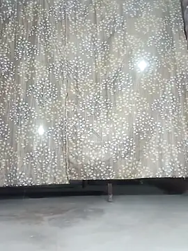 Snapshot of Rajni_chauhan chatting on 11-23-25, 05:13 Rajni chauhan online show from 11-23-25, 05:13