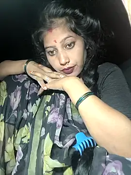 Snapshot of Ragni_bhargav chatting on 10-15-25, 04:18 Ragni bhargav online show from 10-15-25, 04:18