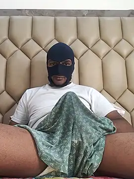 Snapshot of Mysterious_Prince chatting on 12-02-25, 07:25 Mysterious Prince online show from 12-02-25, 07:25