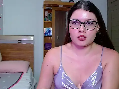 Snapshot of 18_girl chatting on 10-15-25, 09:20 18 girl online show from 10-15-25, 09:20