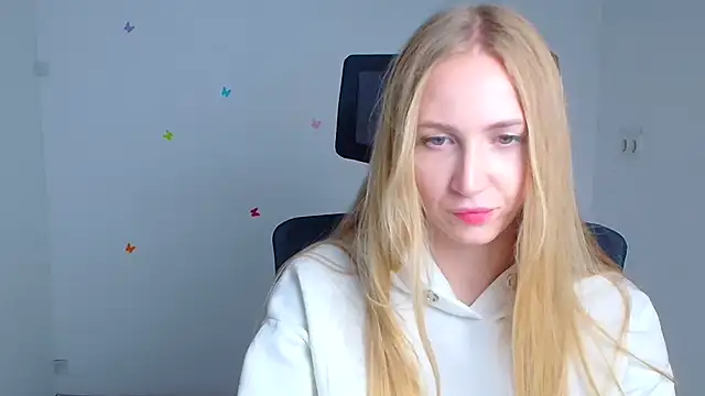 Snapshot of Emma_Moonlightt chatting on 10-26-25, 06:25 Emma Moonlightt online show from 10-26-25, 06:25