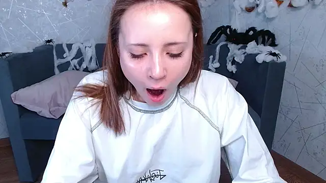 Snapshot of evaa_here_ chatting on 10-27-25, 07:01 evaa here online show from 10-27-25, 07:01