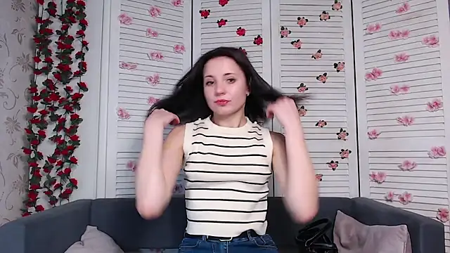 Snapshot of evaa_here_ chatting on 11-24-25, 08:14 evaa here online show from 11-24-25, 08:14