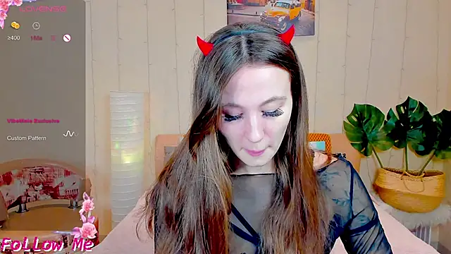 Snapshot of honeybuns_lizzy chatting on 11-07-25, 12:10 honeybuns lizzy online show from 11-07-25, 12:10