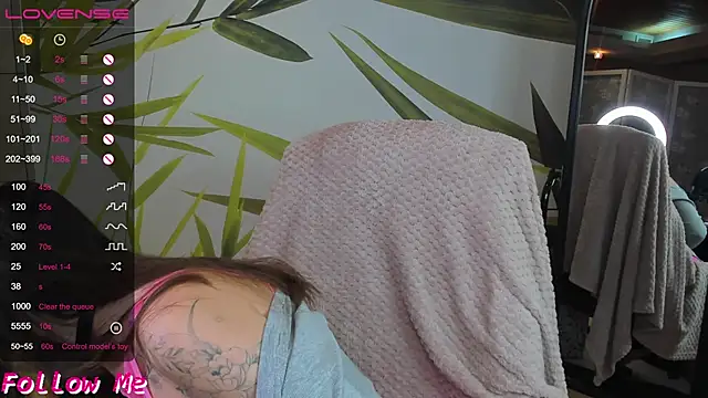 Snapshot of honeybuns_lizzy chatting on 11-14-25, 12:09 honeybuns lizzy online show from 11-14-25, 12:09