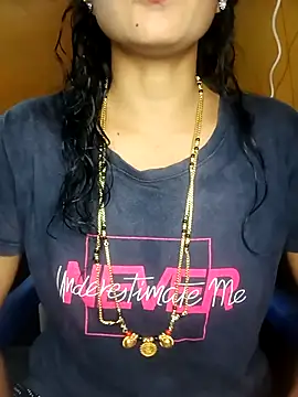 Snapshot of Deepa_telugu chatting on 11-08-25, 06:57 Deepa telugu online show from 11-08-25, 06:57