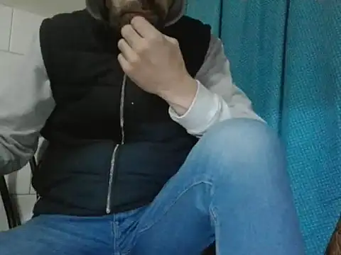 Snapshot of justmealex27 chatting on 11-27-25, 01:13 justmealex27 online show from 11-27-25, 01:13