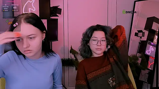 Snapshot of miki_ti chatting on 11-06-25, 12:17 miki ti online show from 11-06-25, 12:17