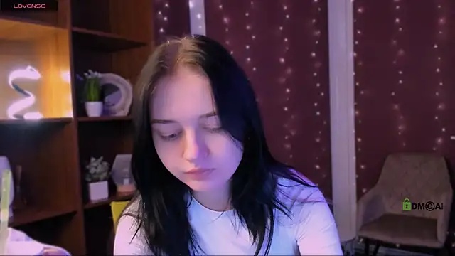 Snapshot of miki_ti chatting on 11-11-25, 06:02 miki ti online show from 11-11-25, 06:02