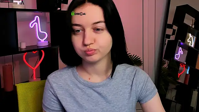 Snapshot of miki_ti chatting on 11-19-25, 12:16 miki ti online show from 11-19-25, 12:16