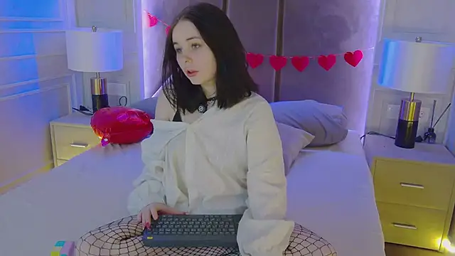 AliceLune online show from 02-12-26, 12:44