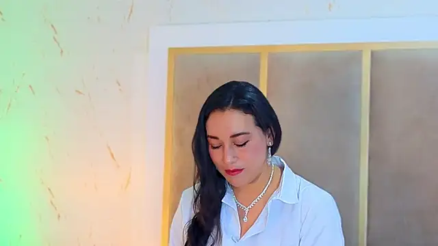 Snapshot of Elizabeth_bennett_6 chatting on 10-25-25, 12:02 Elizabeth bennett 6 online show from 10-25-25, 12:02