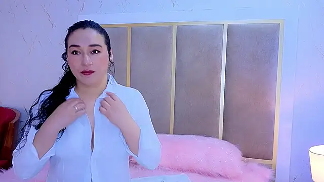 Snapshot of Elizabeth_bennett_6 chatting on 11-12-25, 11:43 Elizabeth bennett 6 online show from 11-12-25, 11:43