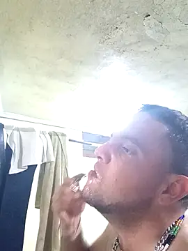 Snapshot of Cogelonregio chatting on 10-26-25, 05:13 Cogelonregio online show from 10-26-25, 05:13