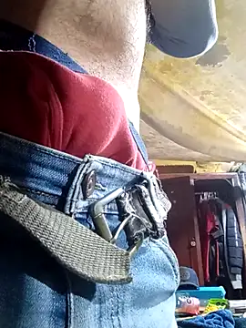 Snapshot of Cogelonregio chatting on 10-29-25, 04:20 Cogelonregio online show from 10-29-25, 04:20