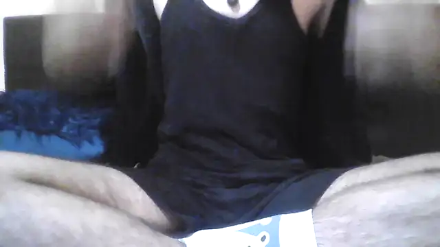 Snapshot of esmermoon chatting on 10-31-25, 11:17 esmermoon online show from 10-31-25, 11:17