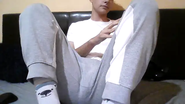 Snapshot of esmermoon chatting on 11-17-25, 11:10 esmermoon online show from 11-17-25, 11:10