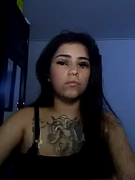 Snapshot of adri_gomez1 chatting on 11-17-25, 01:44 adri gomez1 online show from 11-17-25, 01:44