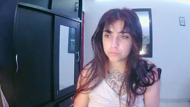 Snapshot of adri_gomez1 chatting on 12-04-25, 02:48 adri gomez1 online show from 12-04-25, 02:48