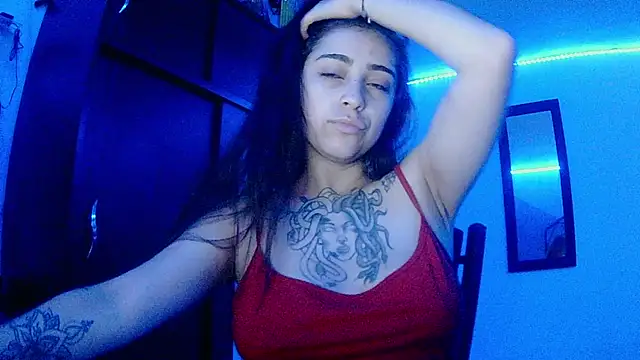 Snapshot of adri_gomez1 chatting on 12-18-25, 10:54 adri gomez1 online show from 12-18-25, 10:54