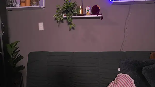 adahara miller17 online show from 10-30-25, 01:40