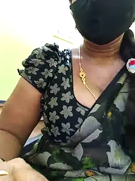 Snapshot of hot-telugu-queen chatting on 10-20-25, 08:15 hot-telugu-queen online show from 10-20-25, 08:15