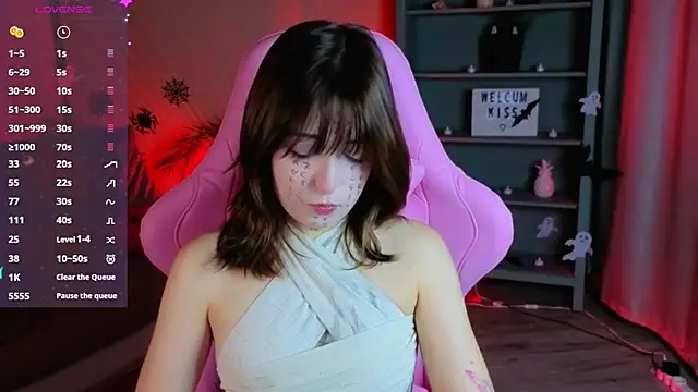 Soffi Toffi online show from 10-31-25, 10:38