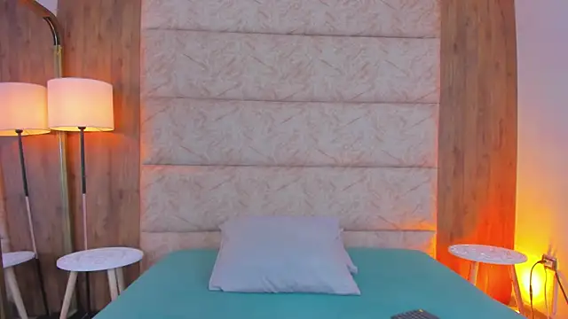 Snapshot of Antonella_Russo1 chatting on 10-24-25, 01:18 Antonella Russo1 online show from 10-24-25, 01:18