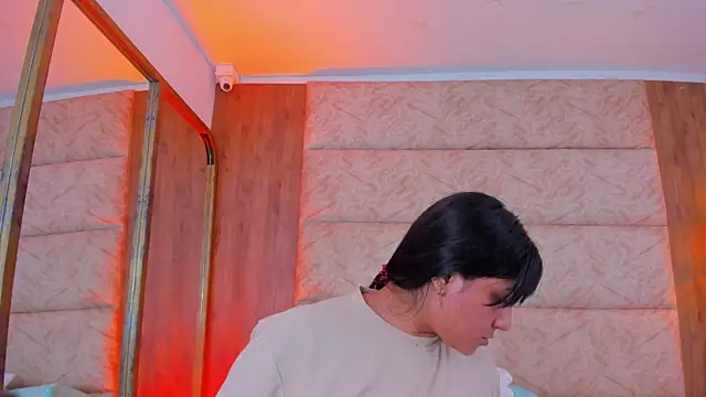 Snapshot of Antonella_Russo1 chatting on 11-20-25, 01:00 Antonella Russo1 online show from 11-20-25, 01:00