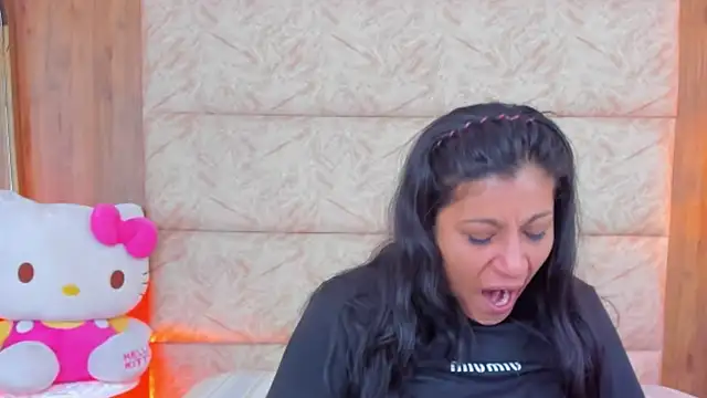 Snapshot of Antonella_Russo1 chatting on 12-01-25, 01:16 Antonella Russo1 online show from 12-01-25, 01:16