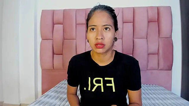 Snapshot of EuphoriaSavage chatting on 10-24-25, 12:56 EuphoriaSavage online show from 10-24-25, 12:56