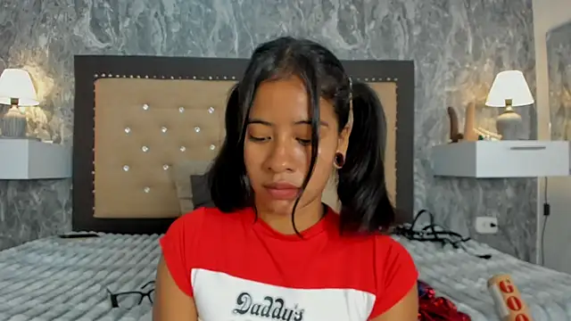 Snapshot of EuphoriaSavage chatting on 10-31-25, 01:45 EuphoriaSavage online show from 10-31-25, 01:45