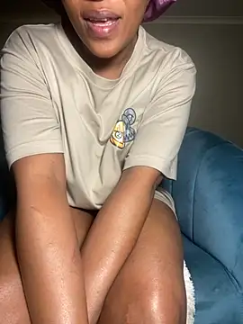 Snapshot of WaterMommy chatting on 11-19-25, 02:11 WaterMommy online show from 11-19-25, 02:11