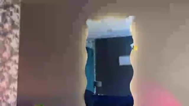 Snapshot of Aaron_Eze chatting on 11-22-25, 08:30 Aaron Eze online show from 11-22-25, 08:30