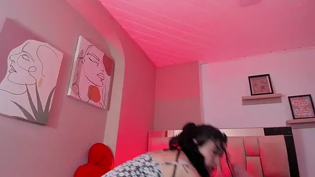 Eviiece online show from 10-29-25, 03:09