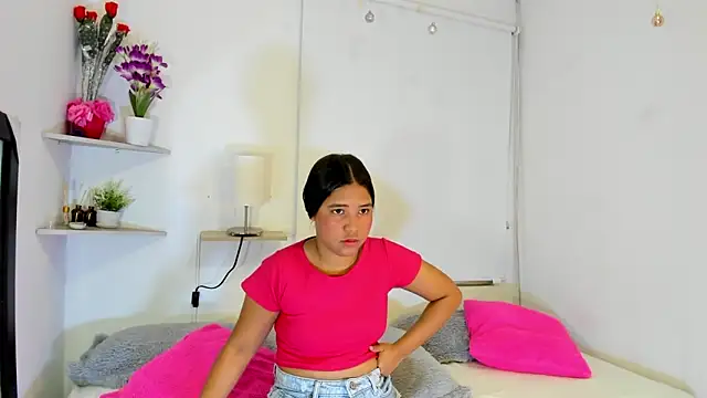 isa taylorr  online show from 11-28-25, 12:08