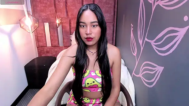 Snapshot of Rachel__Jonees chatting on 10-22-25, 12:05 Rachel Jonees online show from 10-22-25, 12:05