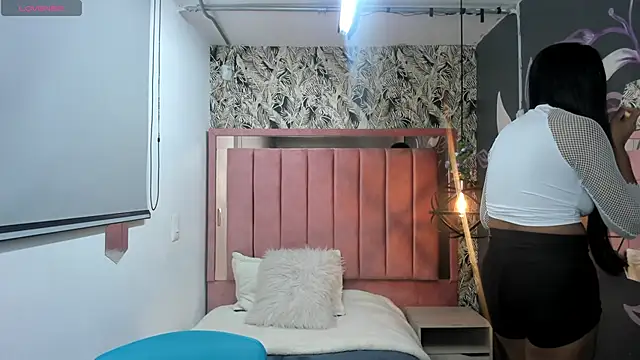 Snapshot of Rachel__Jonees chatting on 11-08-25, 11:43 Rachel Jonees online show from 11-08-25, 11:43