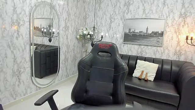 Snapshot of AlexandraMilff chatting on 11-12-25, 11:25 AlexandraMilff online show from 11-12-25, 11:25