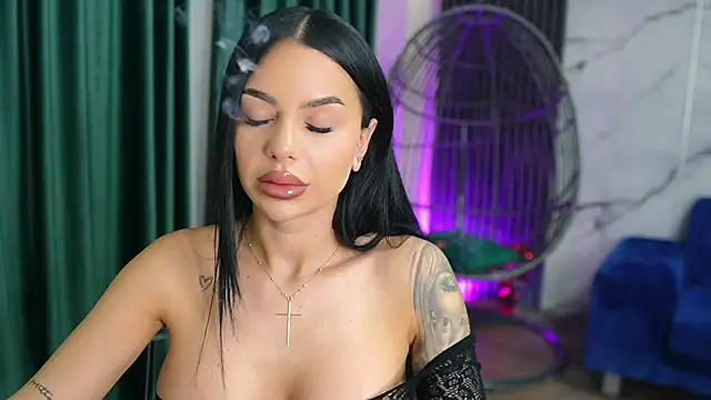 Snapshot of SpicyMaple_ chatting on 10-28-25, 08:00 SpicyMaple online show from 10-28-25, 08:00