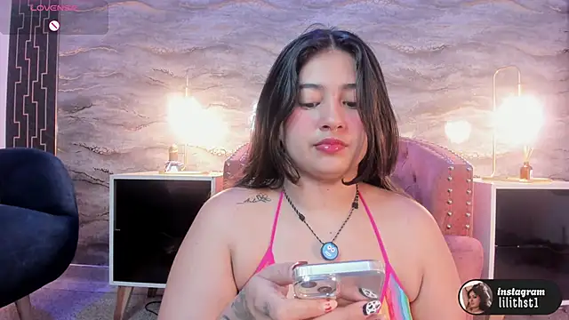 Snapshot of lilithst_ chatting on 11-13-25, 08:52 lilithst online show from 11-13-25, 08:52